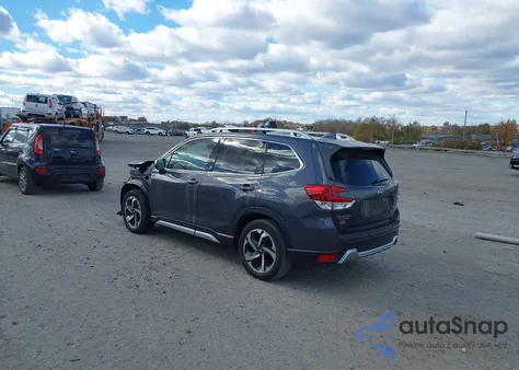 2022 Subaru Forester Touring z USA, uszkodzony, nr VIN JF2SKARC8NH480644